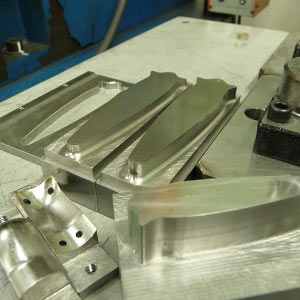 レアメタルパーツの加工